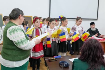 Simpozion studenţesc dedicat Sfinţilor Trei Ierarhi, la Galaţi – fotografia 25