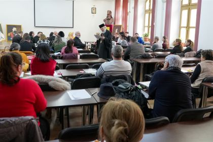Simpozion studenţesc dedicat Sfinţilor Trei Ierarhi, la Galaţi – fotografia 37