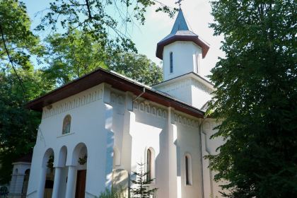 „Semințe de lumină pentru suflet și minte“: Școală de vară pentru 50 de elevi din Galați, la Seminarul Teologic Ortodox – fotografia 1