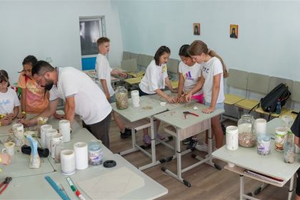 „Semințe de lumină pentru suflet și minte“: Școală de vară pentru 50 de elevi din Galați, la Seminarul Teologic Ortodox – fotografia 23