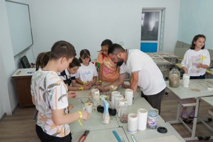 „Semințe de lumină pentru suflet și minte“: Școală de vară pentru 50 de elevi din Galați, la Seminarul Teologic Ortodox – fotografia 24