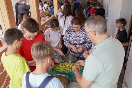 „Semințe de lumină pentru suflet și minte“: Școală de vară pentru 50 de elevi din Galați, la Seminarul Teologic Ortodox – fotografia 54
