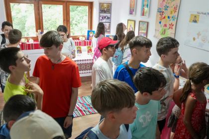 „Semințe de lumină pentru suflet și minte“: Școală de vară pentru 50 de elevi din Galați, la Seminarul Teologic Ortodox – fotografia 66