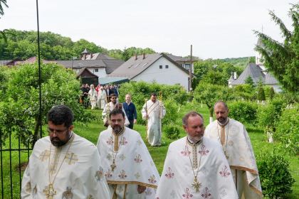 Sărbătoarea tinerilor la Mănăstirea Buciumeni – fotografia 14