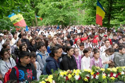 Sărbătoarea tinerilor la Mănăstirea Buciumeni – fotografia 20