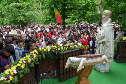 Sărbătoarea tinerilor la Mănăstirea Buciumeni – fotografia 27