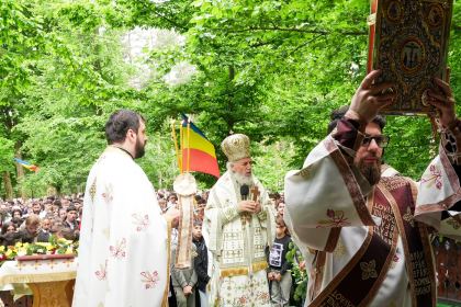 Sărbătoarea tinerilor la Mănăstirea Buciumeni – fotografia 35