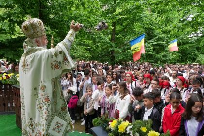 Sărbătoarea tinerilor la Mănăstirea Buciumeni – fotografia 37