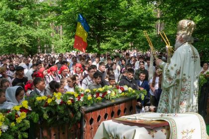 Sărbătoarea tinerilor la Mănăstirea Buciumeni – fotografia 57