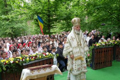 Sărbătoarea tinerilor la Mănăstirea Buciumeni – fotografia 64