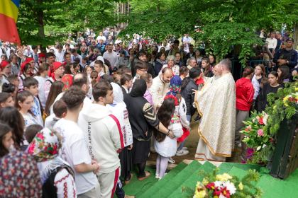 Sărbătoarea tinerilor la Mănăstirea Buciumeni – fotografia 70