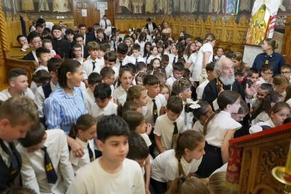 Rugăciune şi binecuvântare la sfârşit de an şcolar pentru clasele primare de la Seminarul Teologic „Sfântul Andrei“ din Galaţi – fotografia 17