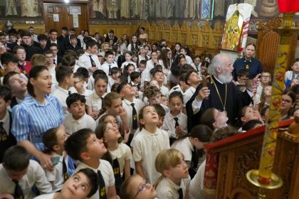 Rugăciune şi binecuvântare la sfârşit de an şcolar pentru clasele primare de la Seminarul Teologic „Sfântul Andrei“ din Galaţi – fotografia 20