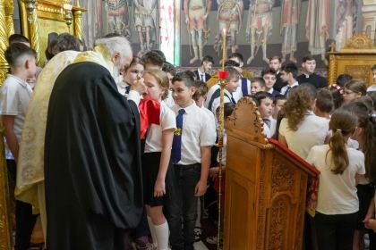 Rugăciune şi binecuvântare la sfârşit de an şcolar pentru clasele primare de la Seminarul Teologic „Sfântul Andrei“ din Galaţi – fotografia 34