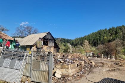 Sprijin pentru familiile greu încercate de incendiul din județul Vrancea – fotografia 12