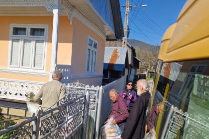Sprijin pentru familiile greu încercate de incendiul din județul Vrancea – fotografia 17