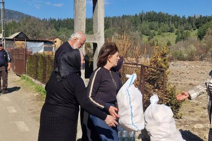 Sprijin pentru familiile greu încercate de incendiul din județul Vrancea – fotografia 24