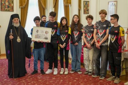 Eveniment festiv de recunoştinţă dedicat tinerilor performanţi – fotografia 41