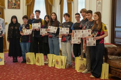 Eveniment festiv de recunoştinţă dedicat tinerilor performanţi – fotografia 57