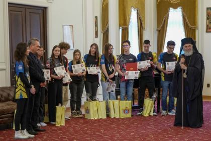 Eveniment festiv de recunoştinţă dedicat tinerilor performanţi – fotografia 61