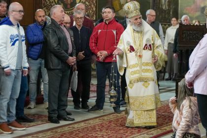 Duminica vindecării orbului din naştere la Catedrala arhiepiscopală din Galaţi – fotografia 9
