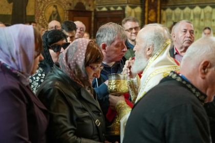 Duminica vindecării orbului din naştere la Catedrala arhiepiscopală din Galaţi – fotografia 45