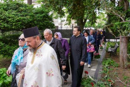 Duminica vindecării orbului din naştere la Catedrala arhiepiscopală din Galaţi – fotografia 60