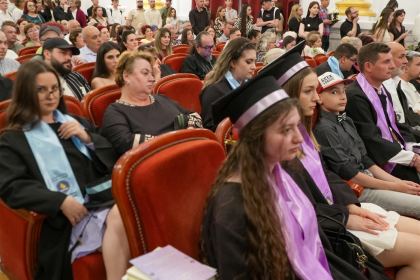 Cursul festiv al absolvenţilor Facultăţii de Istorie, Filosofie şi Teologie din Galaţi – fotografia 36