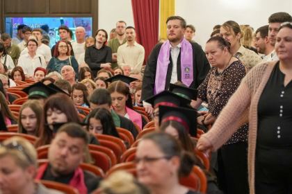 Cursul festiv al absolvenţilor Facultăţii de Istorie, Filosofie şi Teologie din Galaţi – fotografia 42