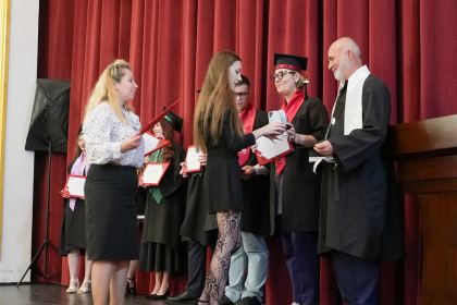 Cursul festiv al absolvenţilor Facultăţii de Istorie, Filosofie şi Teologie din Galaţi – fotografia 49
