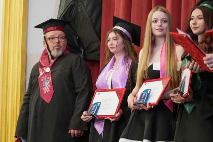 Cursul festiv al absolvenţilor Facultăţii de Istorie, Filosofie şi Teologie din Galaţi – fotografia 52