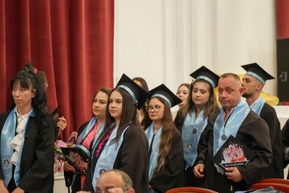 Cursul festiv al absolvenţilor Facultăţii de Istorie, Filosofie şi Teologie din Galaţi – fotografia 57
