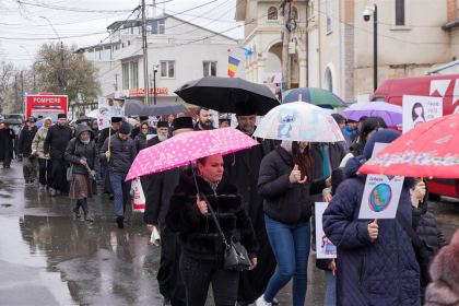 Ediţia a 16-a a „Marşului pentru viaţă“ în Arhiepiscopia Dunării de Jos – fotografia 8