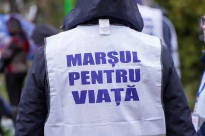 Ediţia a 16-a a „Marşului pentru viaţă“ în Arhiepiscopia Dunării de Jos – fotografia 2