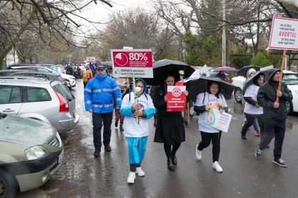 Ediţia a 16-a a „Marşului pentru viaţă“ în Arhiepiscopia Dunării de Jos – fotografia 15