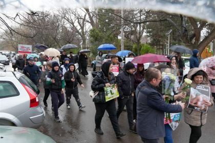 Ediţia a 16-a a „Marşului pentru viaţă“ în Arhiepiscopia Dunării de Jos – fotografia 17