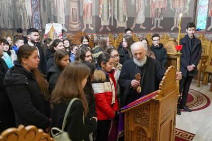 Olimpiada interdisciplinară „Cultură şi spiritualitate românească” în Arhiepiscopia Dunării de Jos – fotografia 15