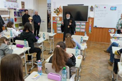 Olimpiada interdisciplinară „Cultură şi spiritualitate românească” în Arhiepiscopia Dunării de Jos – fotografia 44
