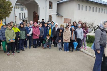 Popasuri pline de lumină și bucurie pentru 60 de elevi seminariști gălățeni – fotografia 18