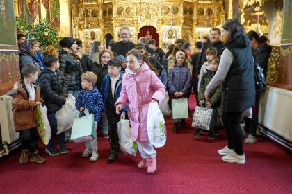 Programul social-filantropic „Ne înnoim de Sfintele Paşti“ în Arhiepiscopia Dunării de Jos – fotografia 25