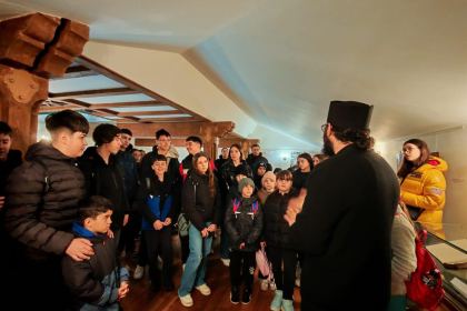 Elevi în vizită la Mănăstirea Voievodală Măxineni – fotografia 11