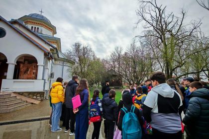 Elevi în vizită la Mănăstirea Voievodală Măxineni – fotografia 21